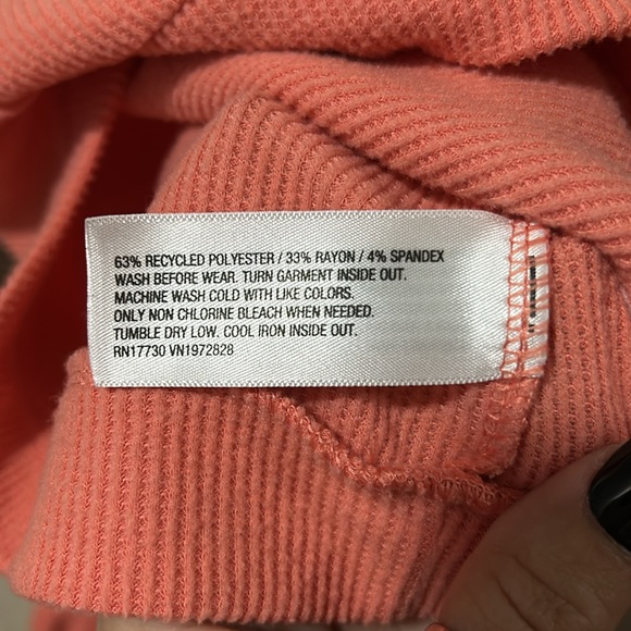 Salmon Cat&Jack 3-6mo pullover set
Carters butterfly and flower 6mo pullover set - Picture 5 of 12